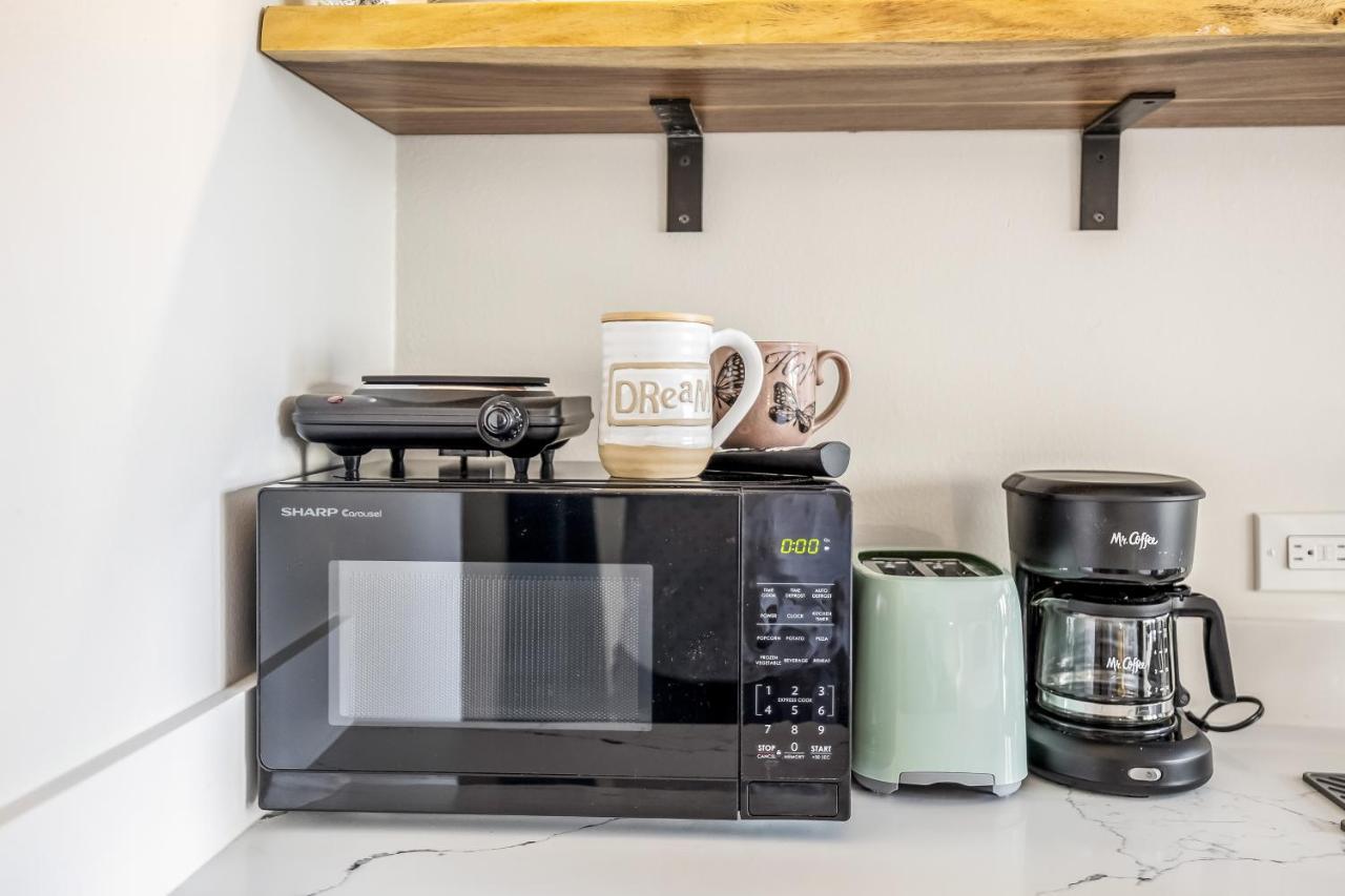 Bright & Cozy Condo Unit With Balcony! Honolulu Luaran gambar