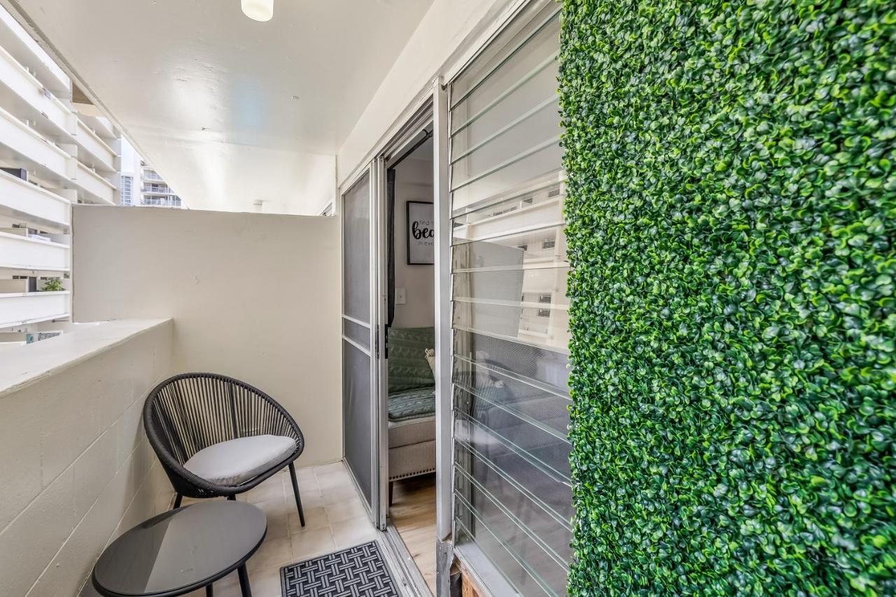 Bright & Cozy Condo Unit With Balcony! Honolulu Luaran gambar