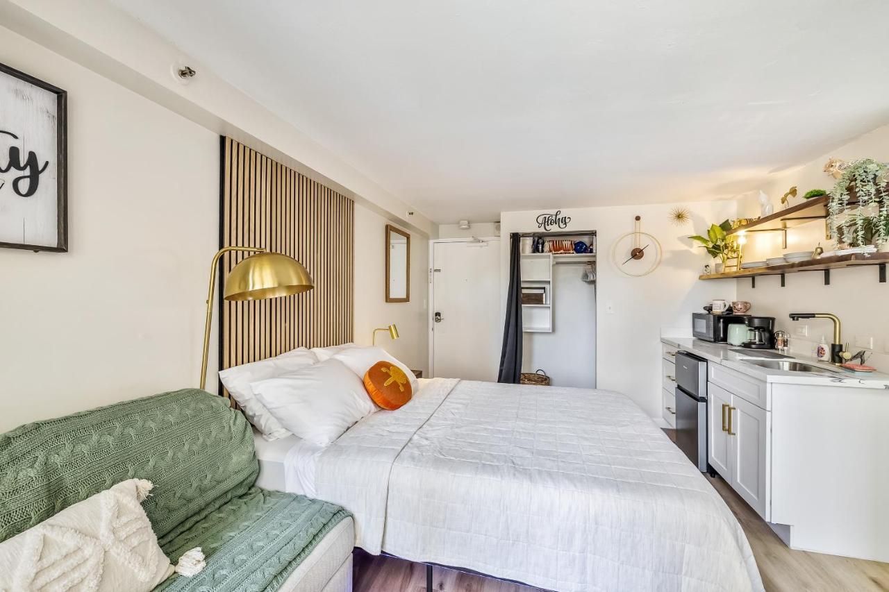 Bright & Cozy Condo Unit With Balcony! Honolulu Luaran gambar